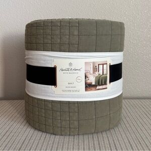 NWT King Grid Stitch Quilt Green - Hearth & Hand with Magnolia